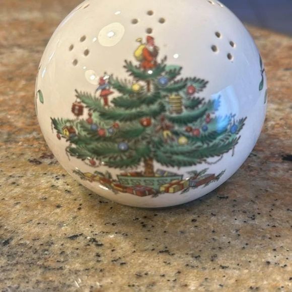 Vintage Spode Christmas Tree Potpourri Pomander Ornament Porcelain Ball England - Picture 1 of 3